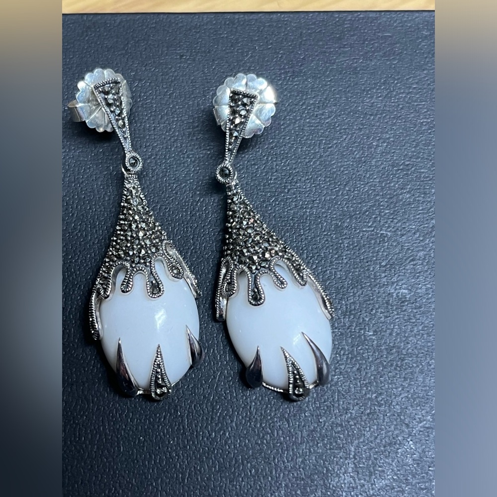 Gorgeous hanging earrings
